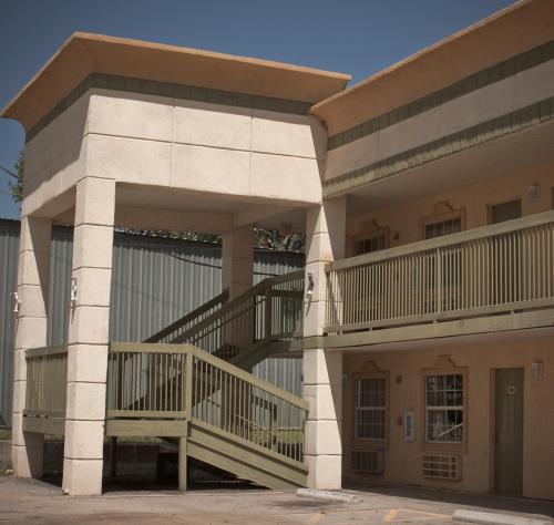 Luxury Inn and Suites Copperas Cove - photo 17