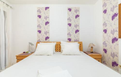 Rudel Room with Terrace in Fazana, Croatia