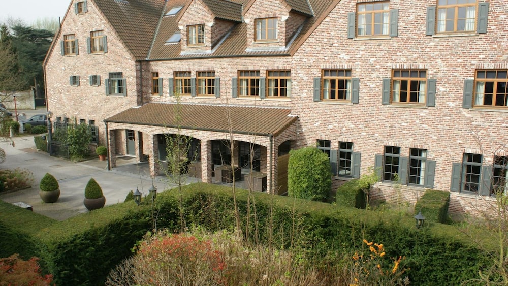 Hotel Abbey — 4-Star Luxury Hotel in Grimbergen, Belgium