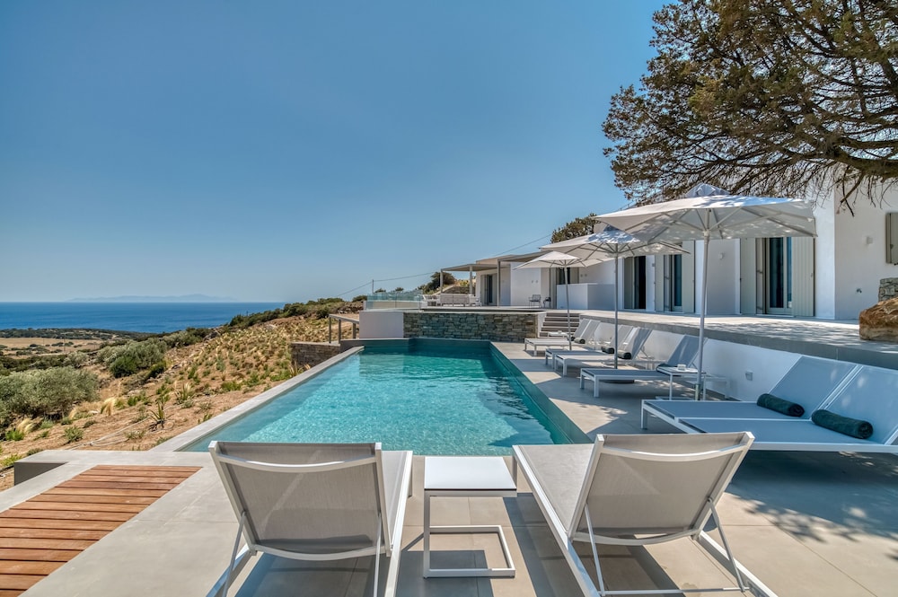 Lily Rock Villa — 5-Star Luxury Hotel in Paros, Greece