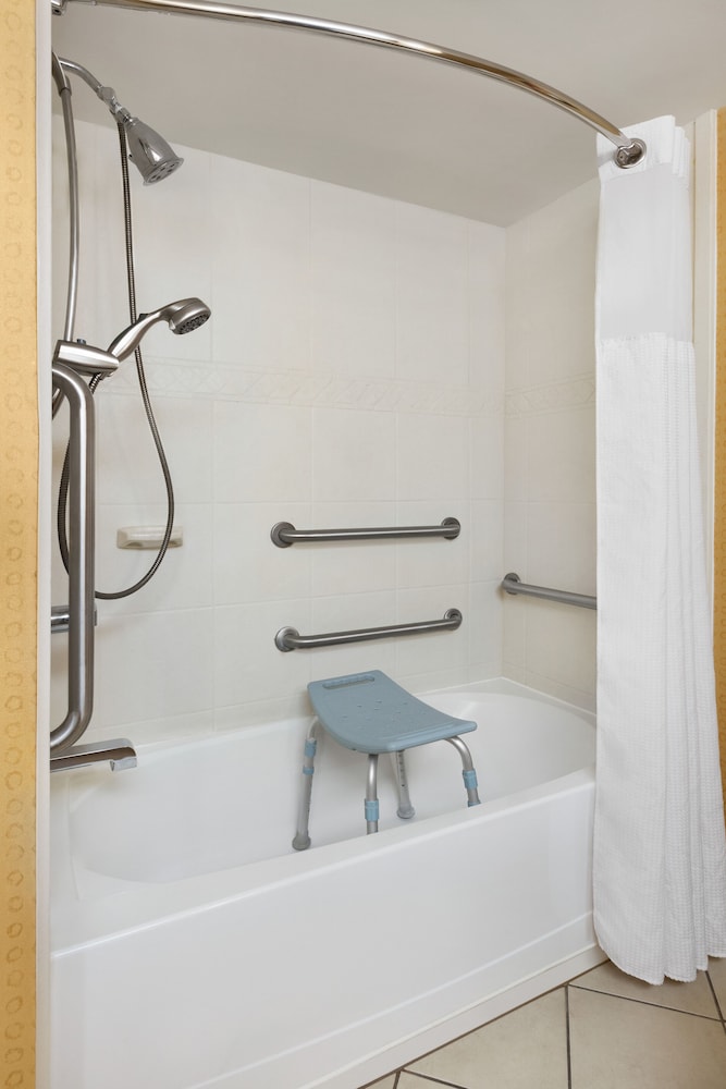 DoubleTree by Hilton Murfreesboro - photo 27