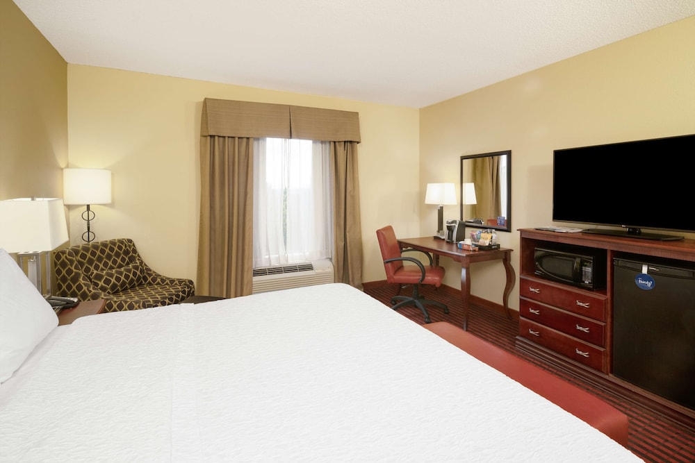 Hampton Inn Covington GA - photo 14