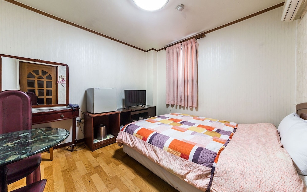 Hapjeong Seowonjang - last minute hotel in Seoul