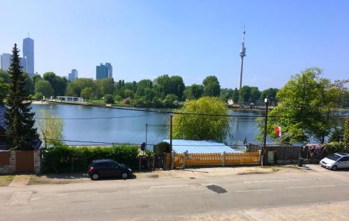 AJO Apartments Alte Donau Lake or Garden View Balcony Studio Self Check in — 4-Star Luxury Hotel in Vienna, Austria
