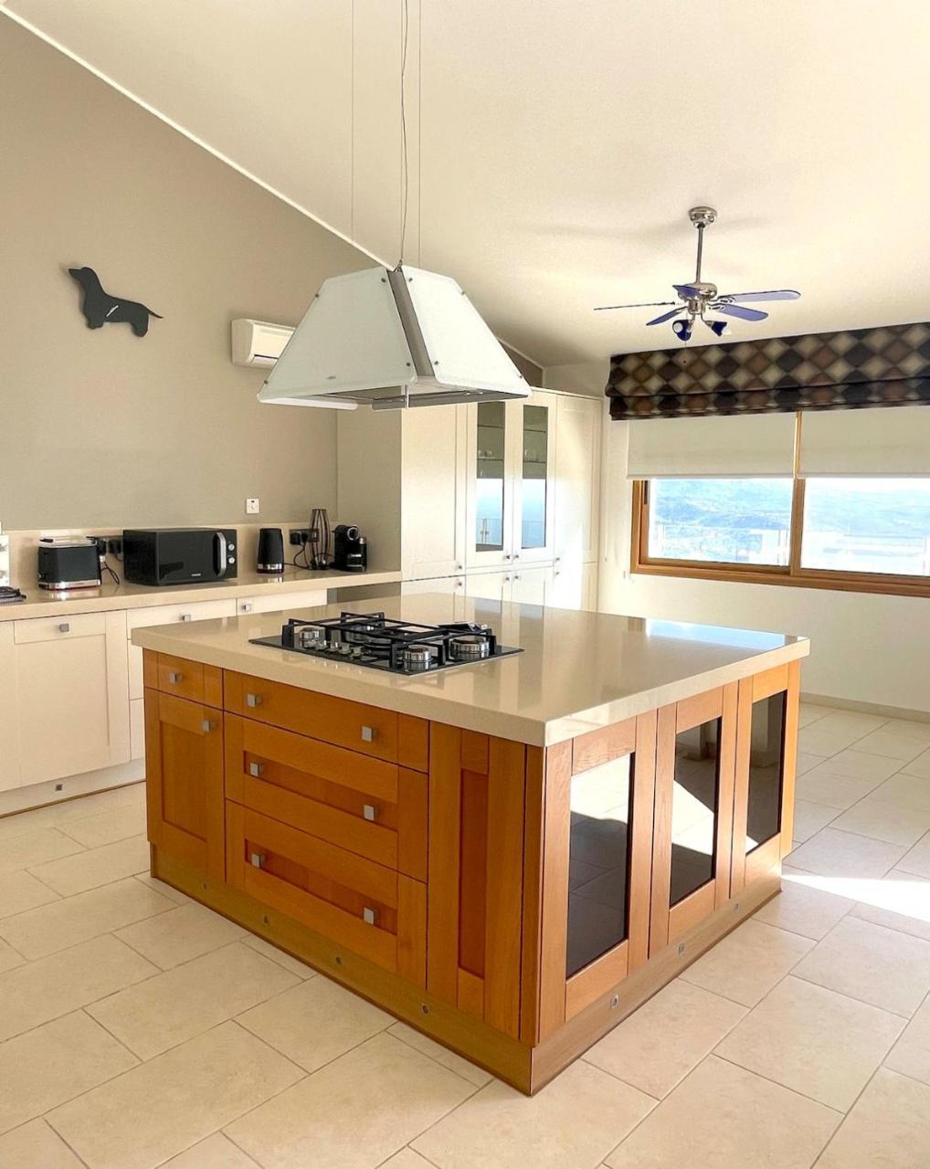 Stunning Sea View And Pool Villa the View