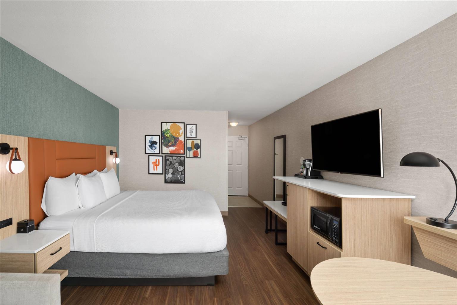 La Quinta Inn & Suites by Wyndham Paso Robles - photo 14