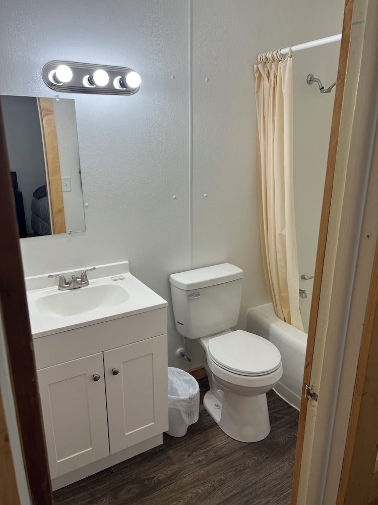 High Plains Inn - photo 8