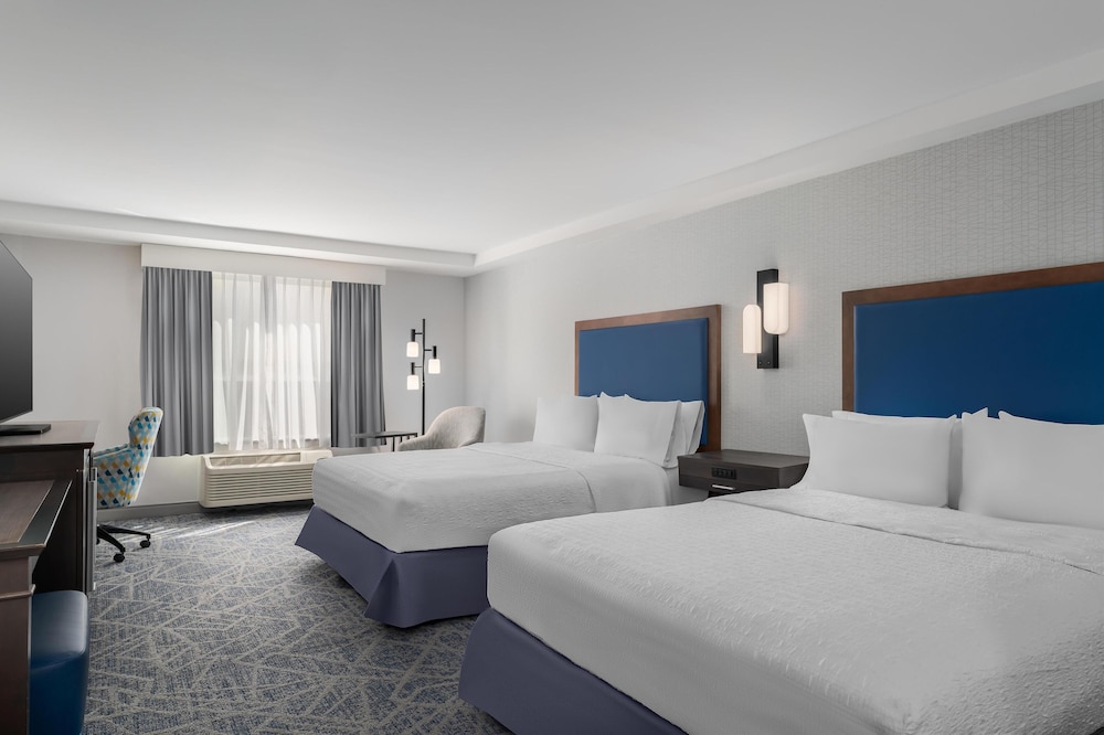 Hampton Inn Pawtucket - photo 9