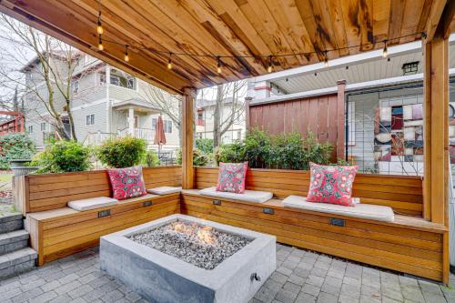 5 Mi to Oregon Zoo Spacious Retreat with Patio in Portland, United States