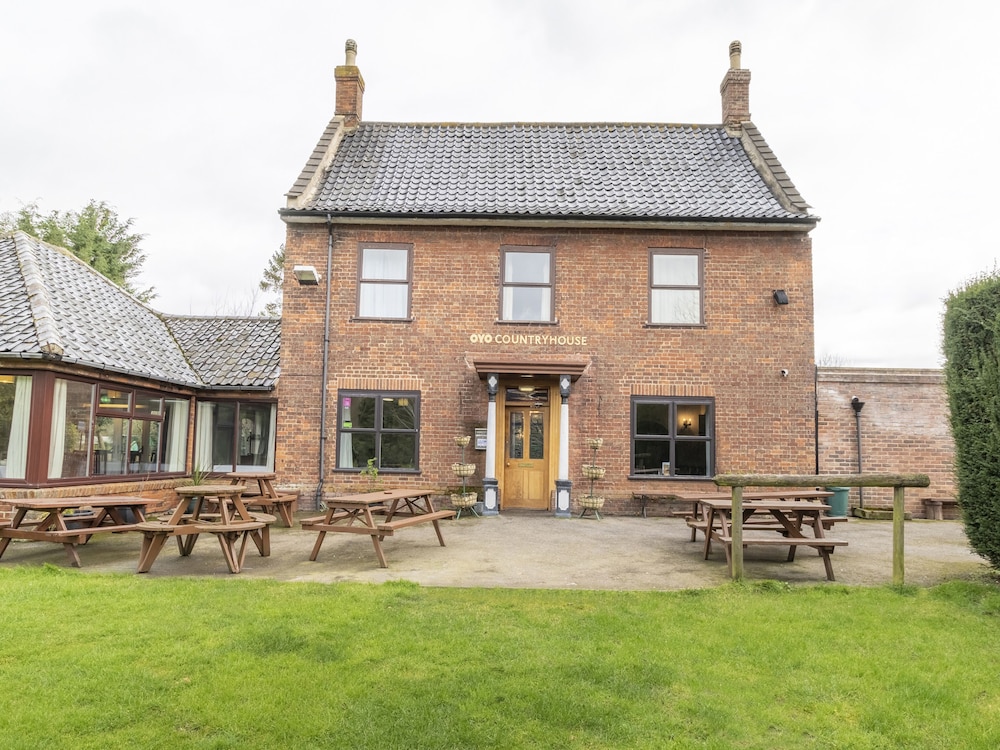 OYO Elm Farm Country House