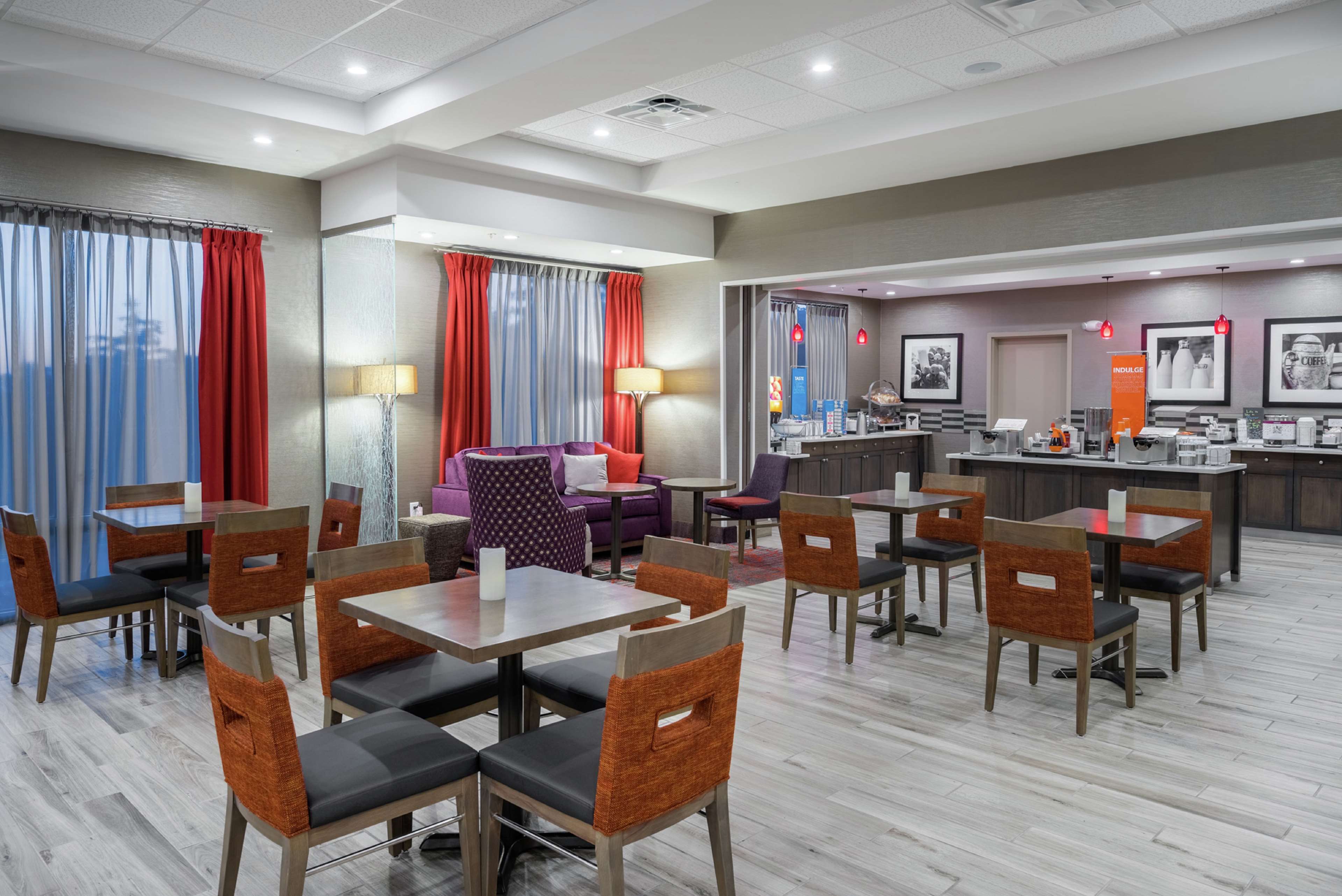 Hampton Inn Oxford - photo 7