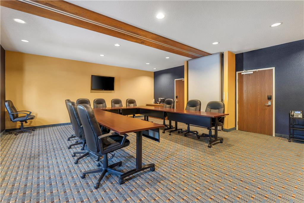 SureStay Plus Hotel by Best Western Keyser - photo 33