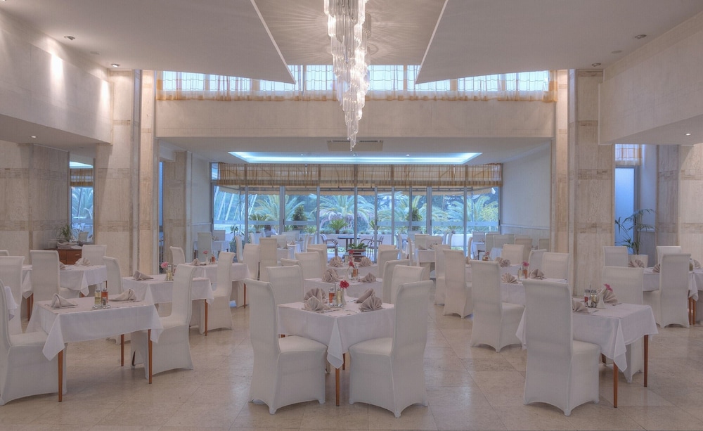 מזון ומשקאות