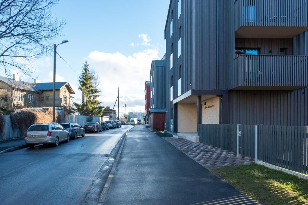 Dream Stay Brand New Apartment with Balcony & Free Parking