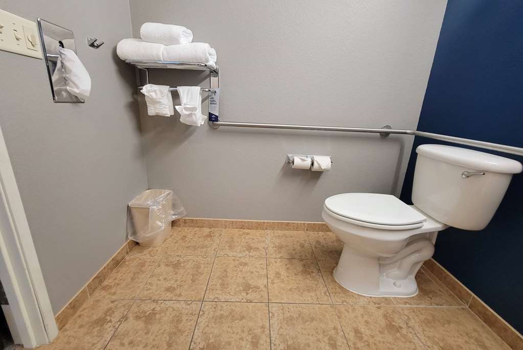 Microtel Inn & Suites by Wyndham Council Bluffs Omaha - photo 18