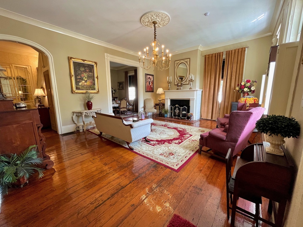 The Beaumont House — 4-Star Luxury Hotel in Natchez, United States