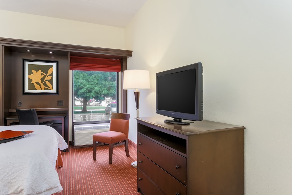 Hampton Inn Champaign Urbana - photo 15