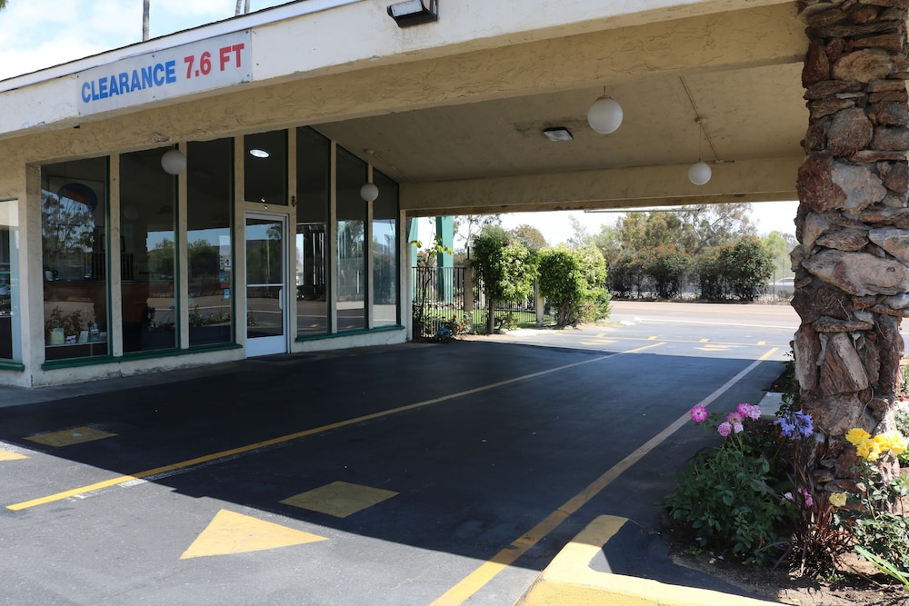 Valli Hi Motel - photo 23