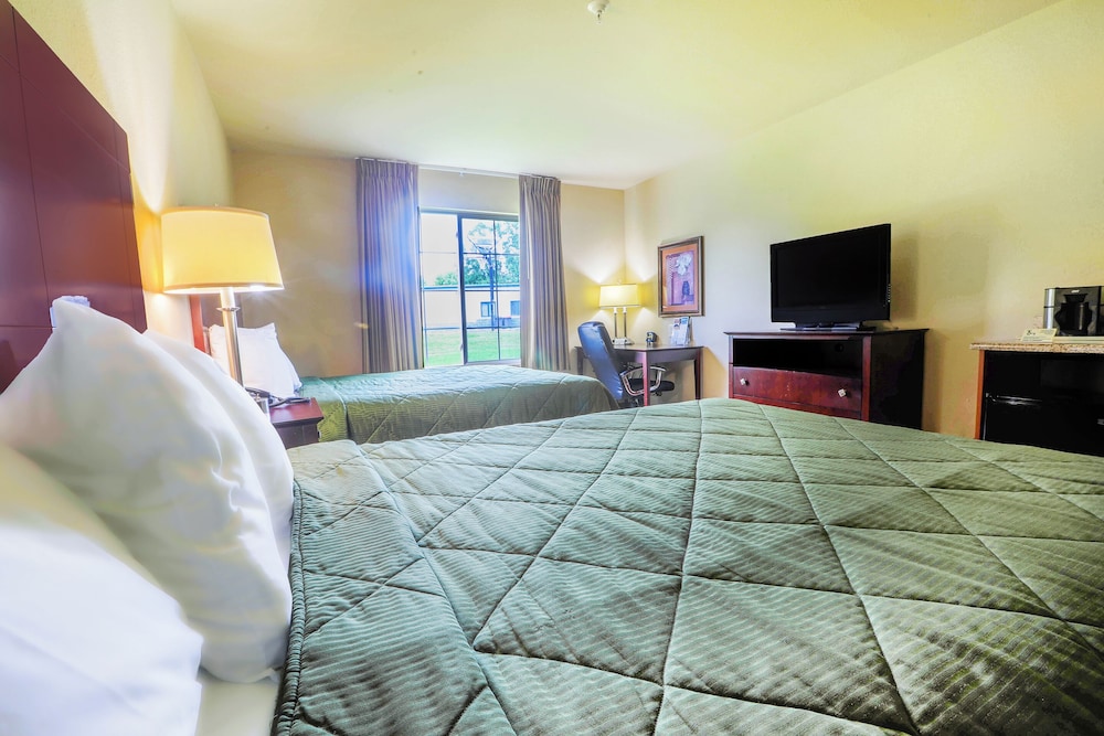 Evansville Inn & Suites By OYO - photo 14