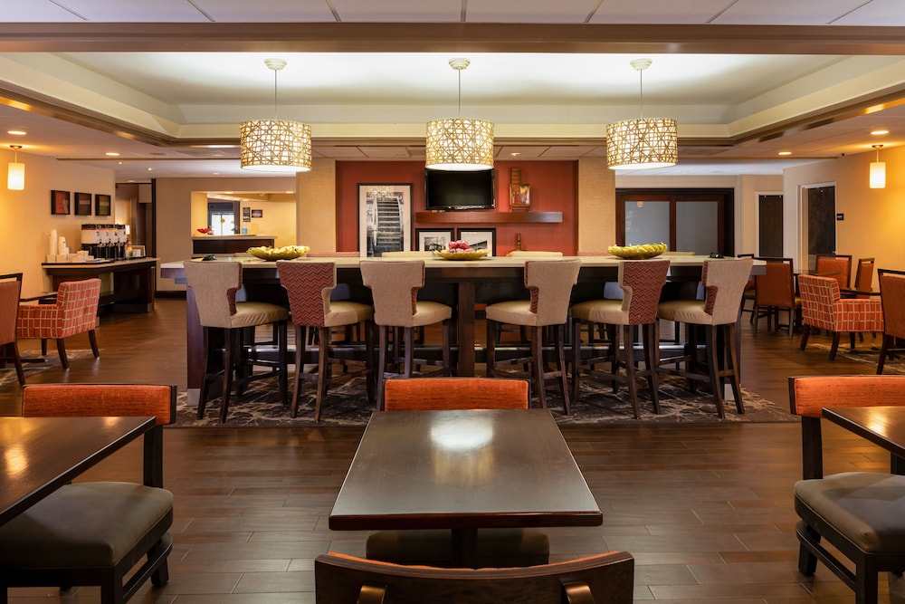 Hampton Inn Charleston Southridge - photo 40