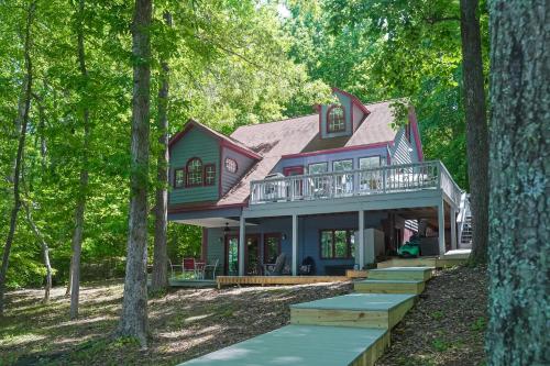 Cedar Hall - carbon neutral hotel in Unknown City