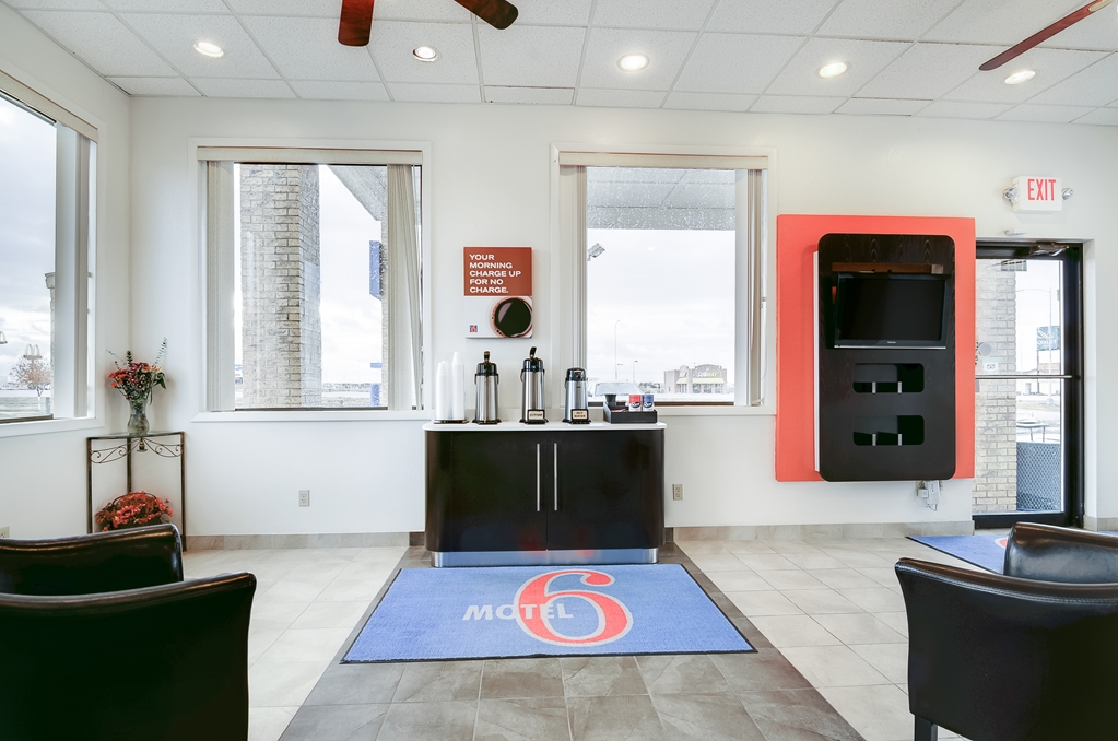 Motel 6 Colby KS - photo 29