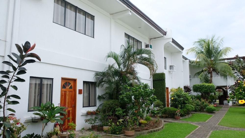 Red Knight Gardens - carbon neutral hotel in Davao