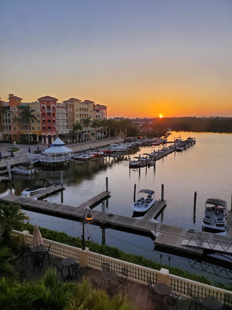 Bayfront Inn Fifth Avenue - photo 16
