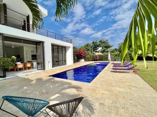 Casa campestre Solé mediterranea con piscina en Anapoima — 5-Star Luxury Hotel in Anapoima, Colombia