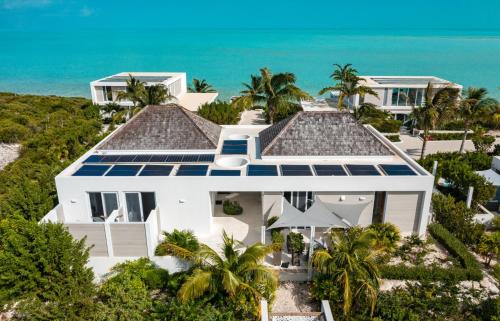 Ocean Dream 3 BR Villa Blue — 4-Star Luxury Hotel in Providenciales, Turks and Caicos Islands