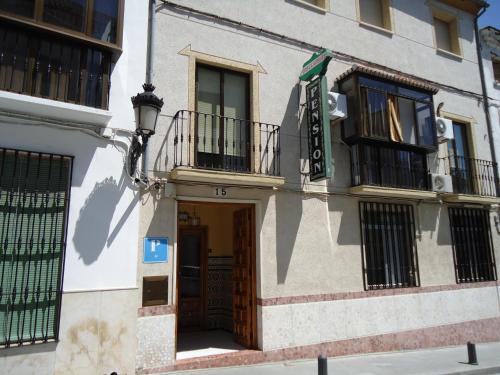 Hostal Los Claveles 4939594 — Baena