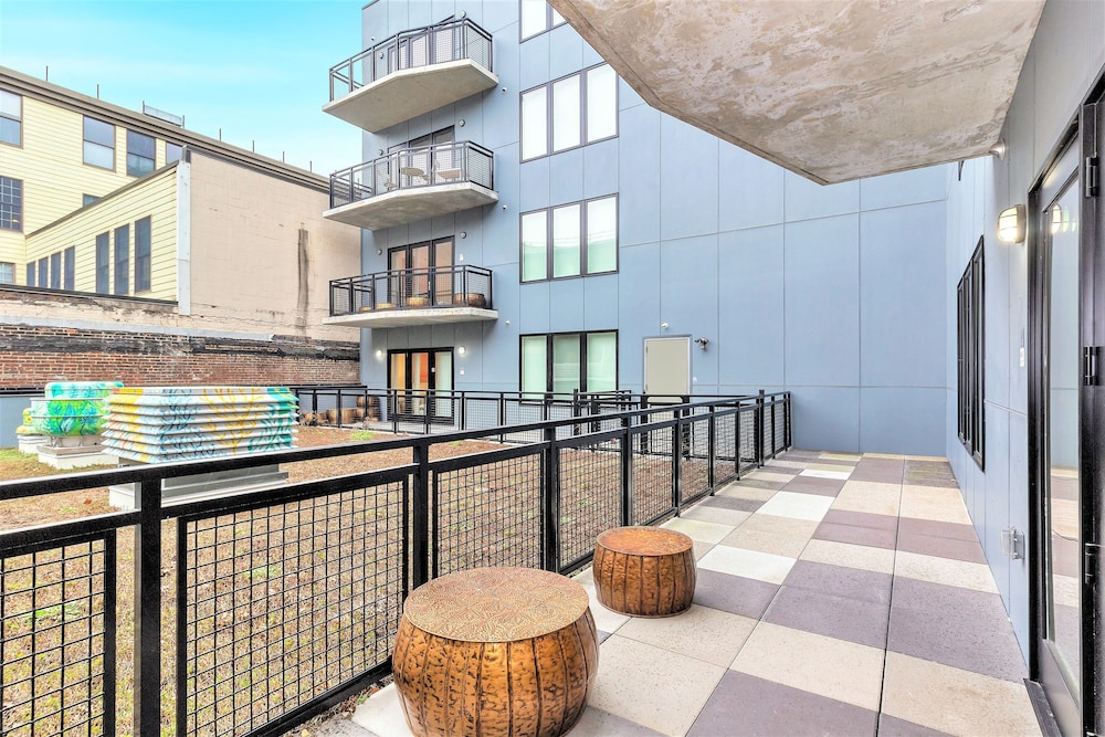 Dharma Home Suites Hoboken at Grand - photo 27