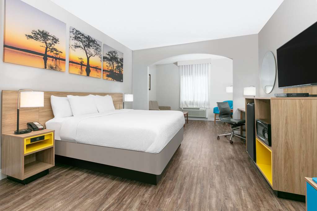 Days Inn & Suites by Wyndham Cabot - photo 18