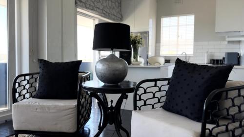 21 Cheviot Place Penthouse with Sea View A & B