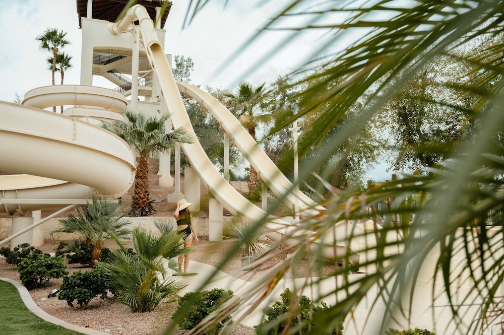 Arizona Grand Resort