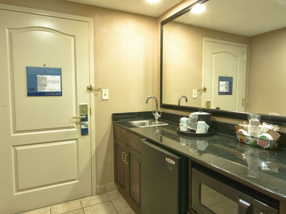 Hampton Inn Spring Lake Fayetteville - photo 20