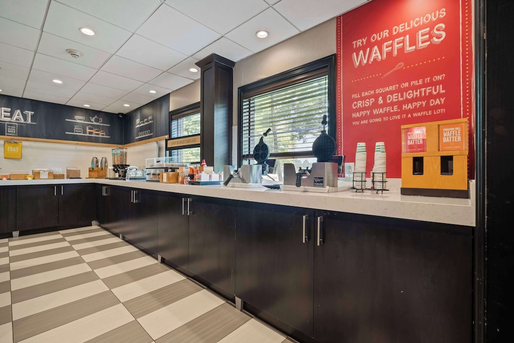 Hampton Inn Ridgefield Park - photo 51