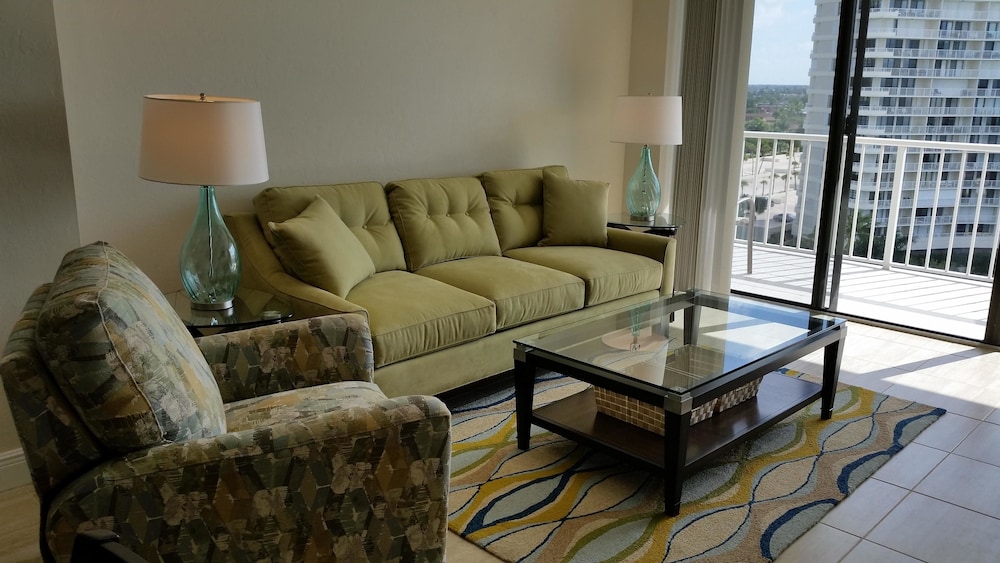 South Seas Tower 3 1009 - photo 11