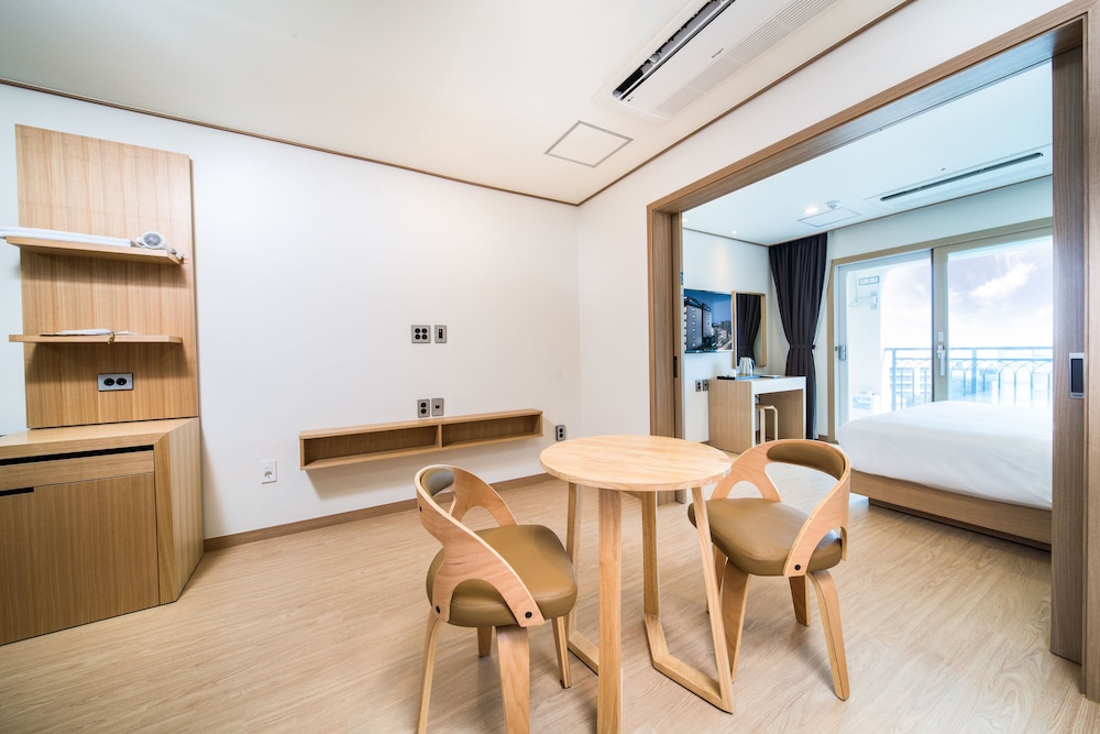 Run Hotel - carbon neutral hotel in Seogwipo