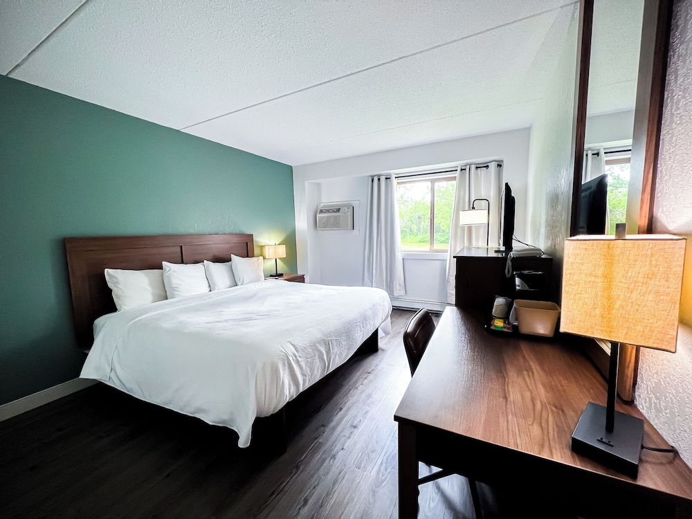 River Bend's Walleye Inn - photo 14