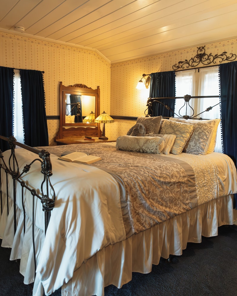 Julian Gold Rush Hotel - photo 11