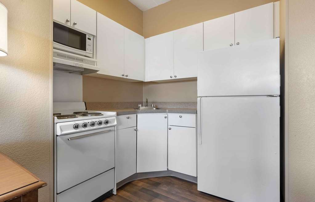 Extended Stay America Suites Chicago O'Hare Allstate Arena - photo 21