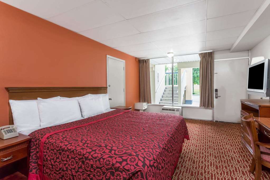 Days Inn by Wyndham Fredericksburg North - photo 11