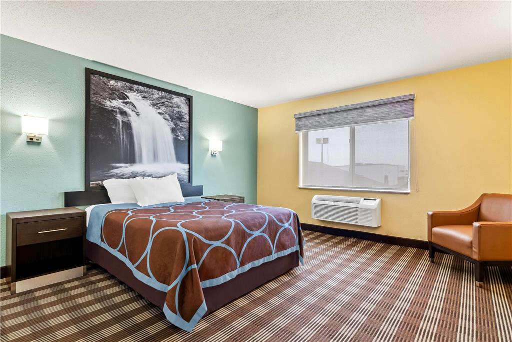 Super 8 by Wyndham Osseo WI - photo 24