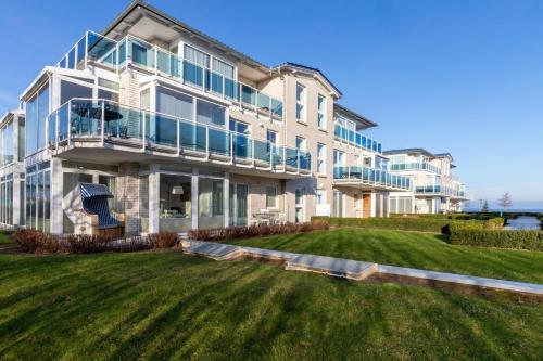 Appartementanlage Residenz Am Yachthafen — 4-Star Luxury Hotel in Ostseebad Kuehlungsborn, Germany