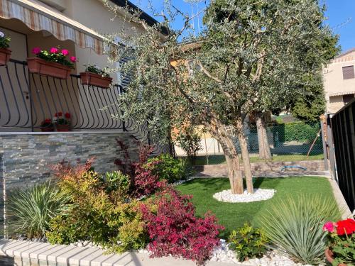 Alloggio Rozafa — 4-Star Luxury Hotel in Peschiera Del Garda, Italy
