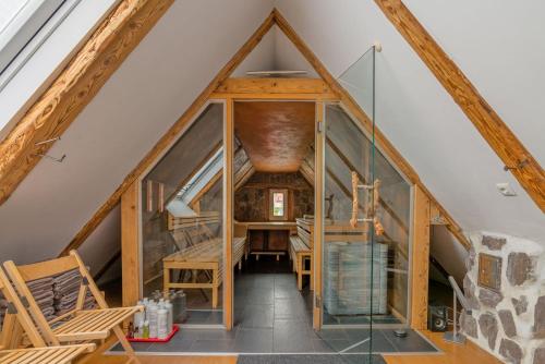 Großes Ferienhaus mit Sauna Grill Garten Kaminofen Zum Kuckuck — 5-Star Luxury Hotel in Schonach Im Schwarzwald, Germany