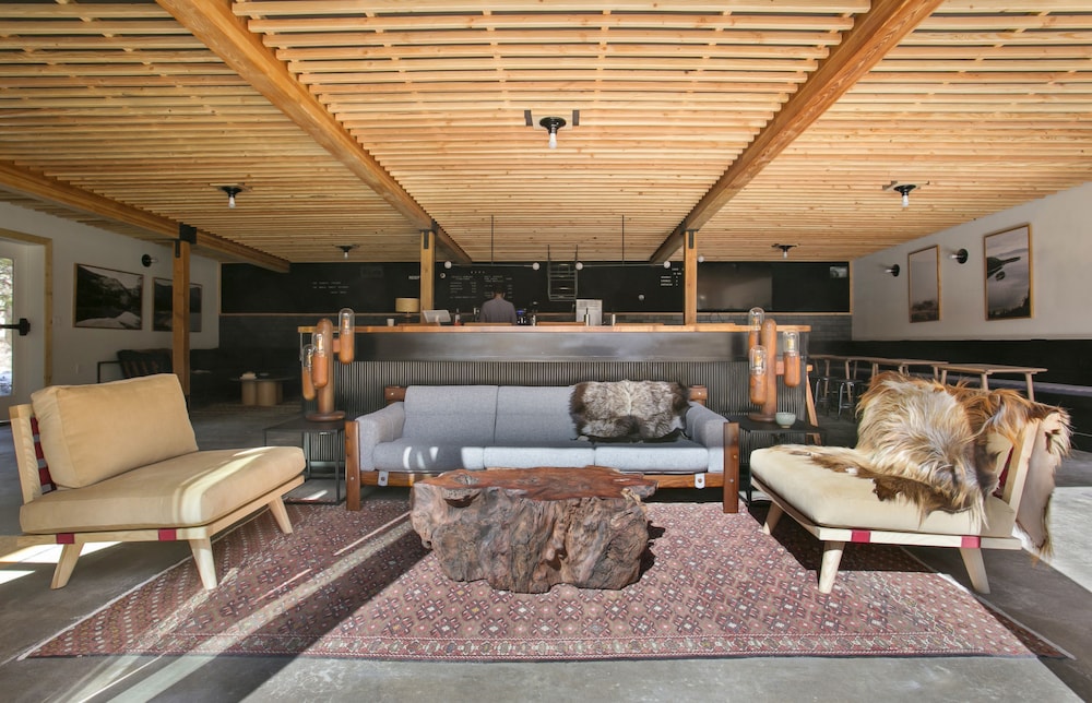 The Coachman Hotel - photo 4