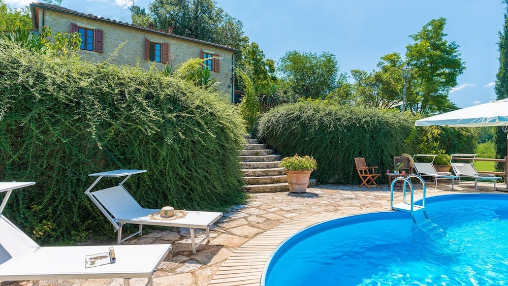La Casa Dell'artista 6 Emma Villas — 4-Star Luxury Hotel in Asciano, Italy