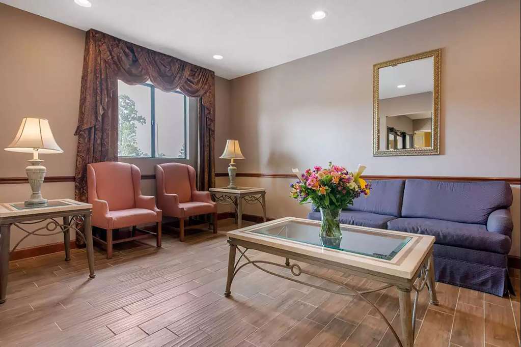 Baymont by Wyndham Port Wentworth - photo 3